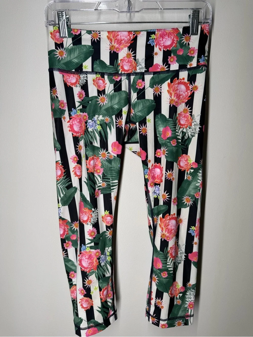 Lululemon Wunder Under Crop Palm Play Floral Stripe Luxtreme Leggings 6 Athletic